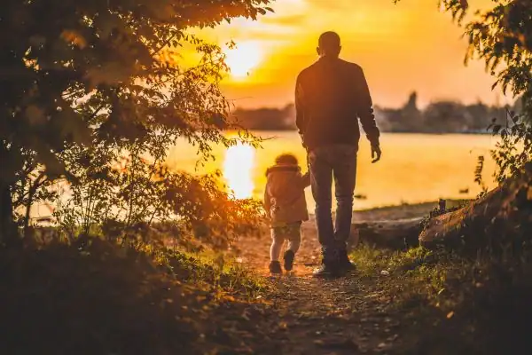 image of dad and child - parental alienation Bristol